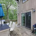 Weekend At Bernie\'S Ii! *Pet-Friendly* *Jacuzzi Tub* *Pool Table*