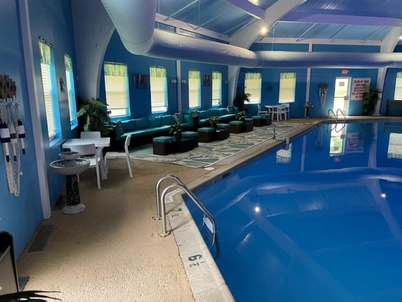 Weekend At Bernie's Ii! *pet-friendly* *jacuzzi Tub* *pool Table* Long Pond