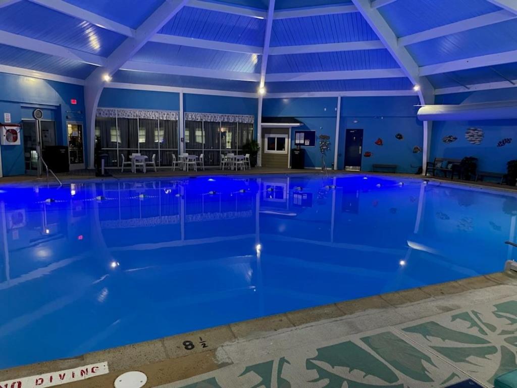 Weekend At Bernie's Ii! *pet-friendly* *jacuzzi Tub* *pool Table* *