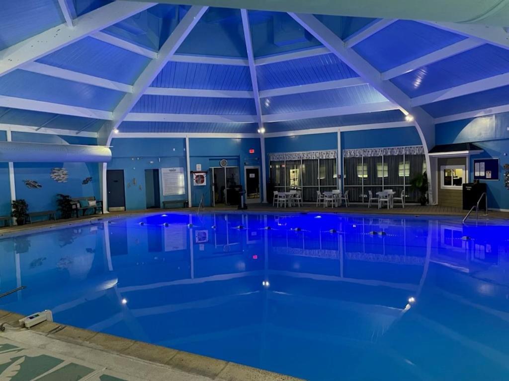 Weekend At Bernie's Ii! *pet-friendly* *jacuzzi Tub* *pool Table*