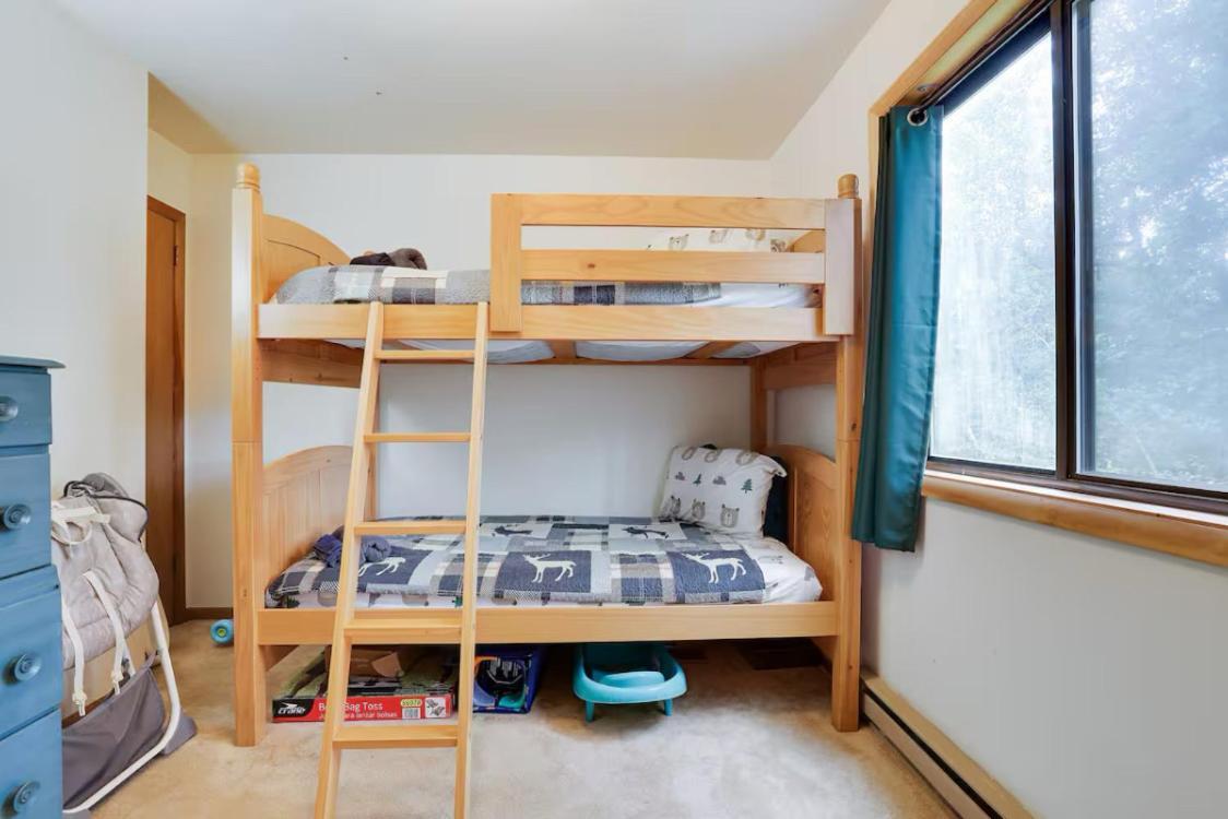 Weekend At Bernie's Ii! *pet-friendly* *jacuzzi Tub* *pool Table* Ferienhaus Long Pond