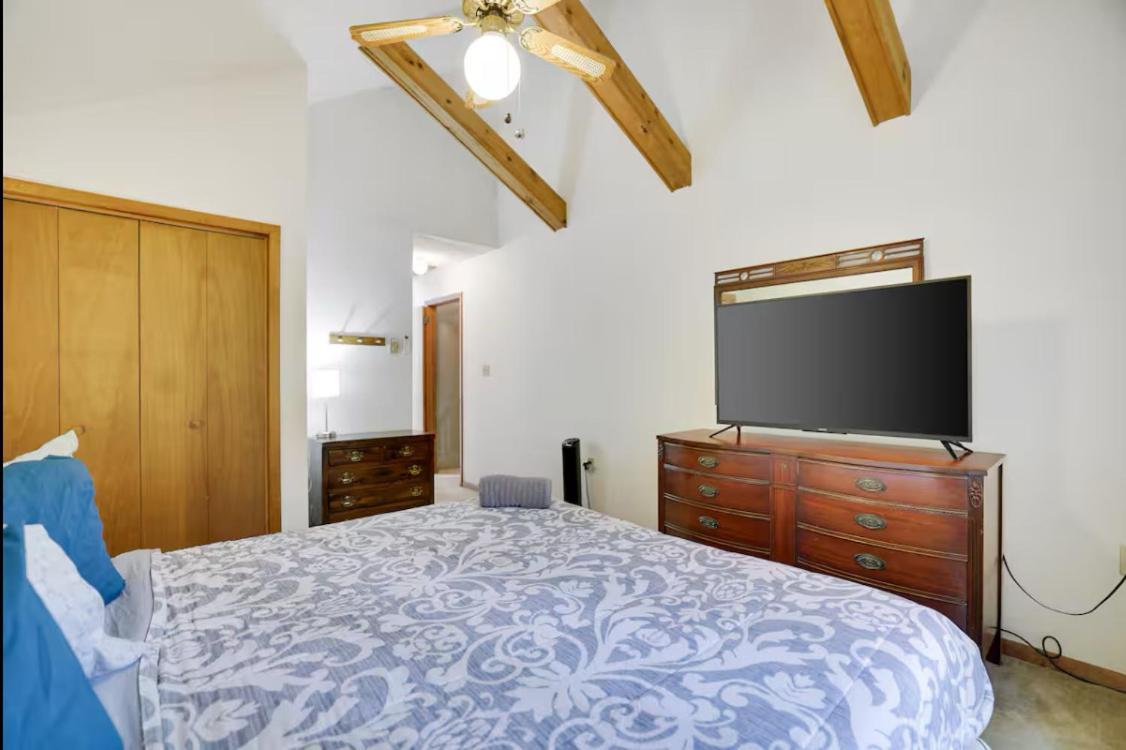 Weekend At Bernie's Ii! *pet-friendly* *jacuzzi Tub* *pool Table* *