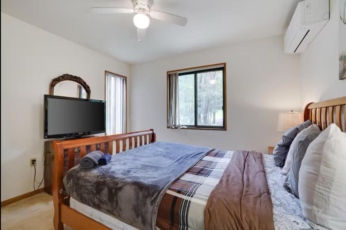 Weekend At Bernie's Ii! *pet-friendly* *jacuzzi Tub* *pool Table* Ferienhaus Long Pond