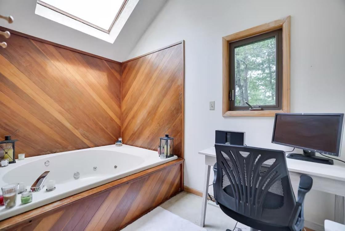 Weekend At Bernie's Ii! *pet-friendly* *jacuzzi Tub* *pool Table* *