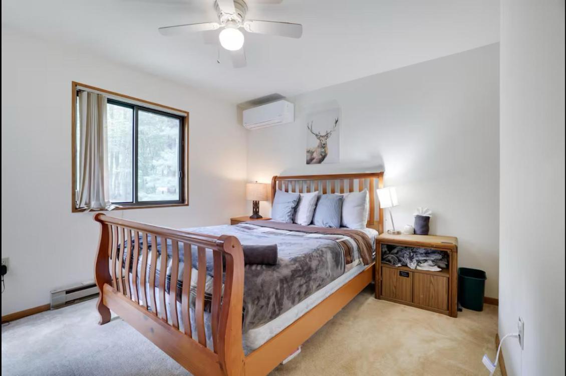 Weekend At Bernie's Ii! *pet-friendly* *jacuzzi Tub* *pool Table* Long Pond